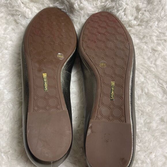 Louise Et Cie Caynlee  synthetic leather Pewter GoldScalloped Edges Flats SZ11M - Picture 7 of 7